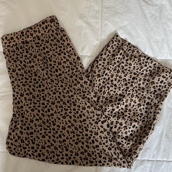 J. Crew Harvey 100% Silk Leopard Print Cropped Pull On Pants - Picture 6 of 7